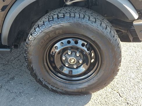 Used 2023 Ford Bronco Black Diamond image 8