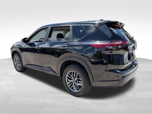 Used 2024 Nissan Rogue S FWD image 5