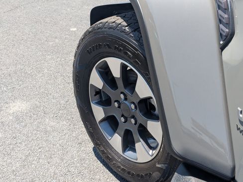 Used 2022 Jeep Wrangler Unlimited Sahara image 9