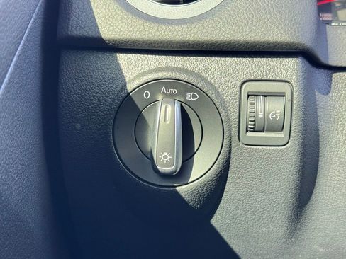 Used 2017 Volkswagen Tiguan S AWD/4WD image 29