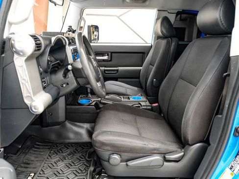 Used 2007 Toyota FJ Cruiser 4WD image 3