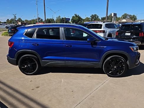 Used 2024 Volkswagen Taos SE w/ Black Wheel Plus Package image 4