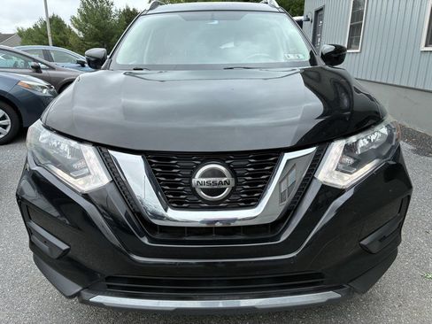 Used 2018 Nissan Rogue SV FWD image 2
