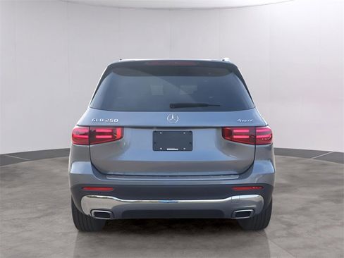 New 2026 Mercedes-Benz GLB 250 4MATIC image 6