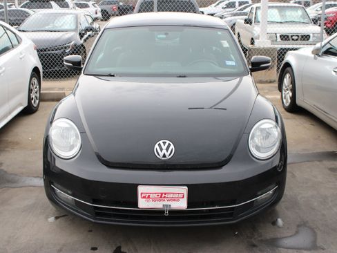 Used 2012 Volkswagen Beetle 2.0T FWD image 3