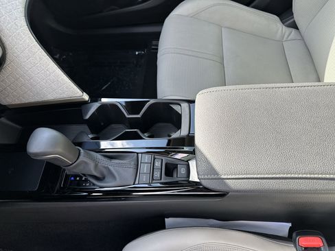 Used 2025 Toyota Camry XLE w/ Premium Plus Package image 23