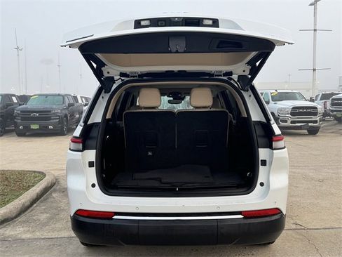 Used 2021 Jeep Grand Cherokee L Limited image 23