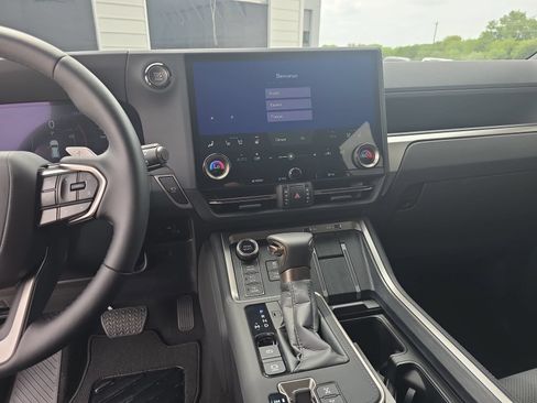 Used 2026 Lexus GX 550 AWD/4WD image 17