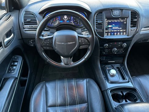 Used 2018 Chrysler 300 S RWD image 16