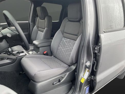 New 2026 Nissan Frontier SV image 4