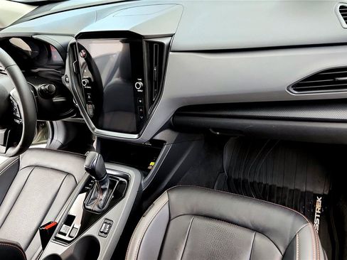 Used 2024 Subaru Crosstrek 2.5i Limited AWD/4WD image 13