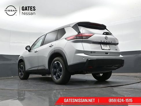 Used 2025 Nissan Rogue SV AWD/4WD image 48
