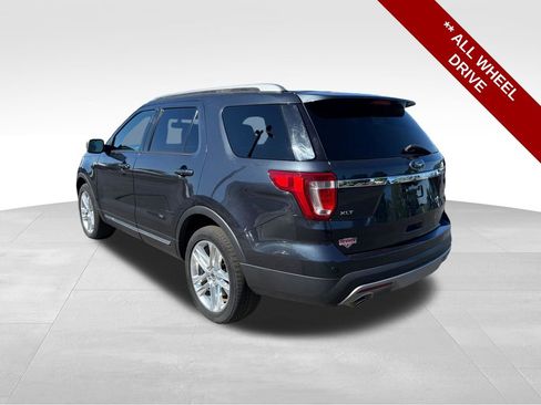 Used 2017 Ford Explorer XLT w/ Equipment Group 202A AWD/4WD image 3