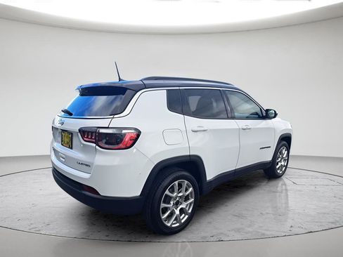 Used 2025 Jeep Compass Limited AWD/4WD image 5