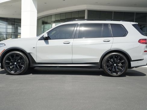 Used 2021 BMW X7 M50i AWD/4WD image 2