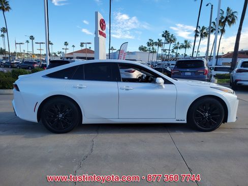 Certified 2022 Toyota Mirai XLE image 3