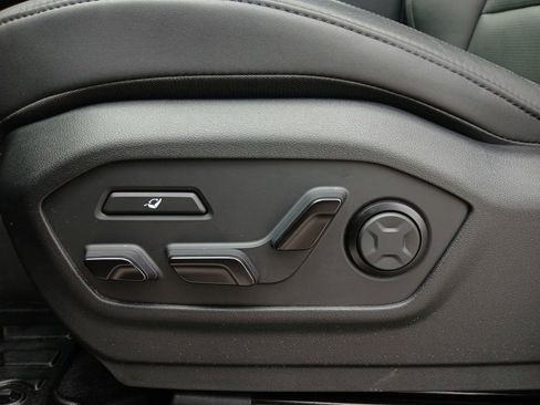 Used 2025 Hyundai Santa Fe Calligraphy AWD/4WD image 17