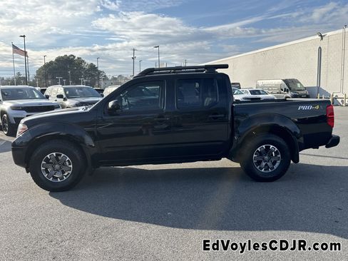 Used 2021 Nissan Frontier PRO-4X w/ Pro-4x Utility Package image 7