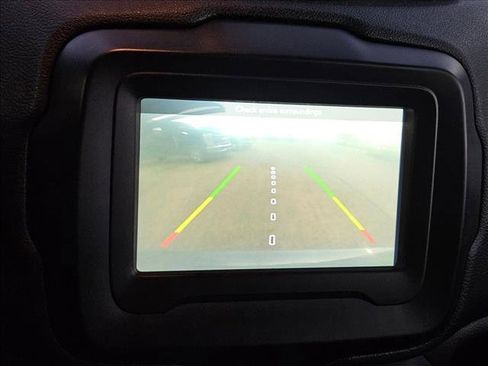 Used 2020 Jeep Renegade Latitude image 18