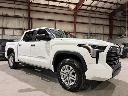 Used 2025 Toyota Tundra SR5 w/ SR5 Convenience Package AWD/4WD image 1