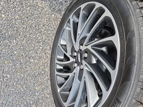 Used 2020 Lincoln Nautilus Reserve w/ Cargo Utility Package image 25