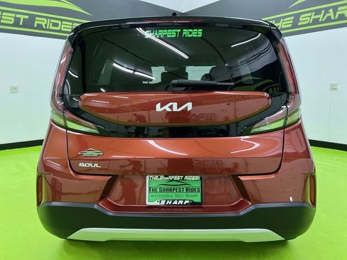 Used 2024 Kia Soul LX FWD image 8