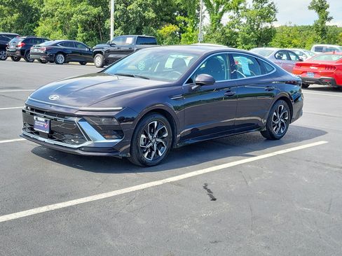 Used 2025 Hyundai Sonata SEL FWD image 3
