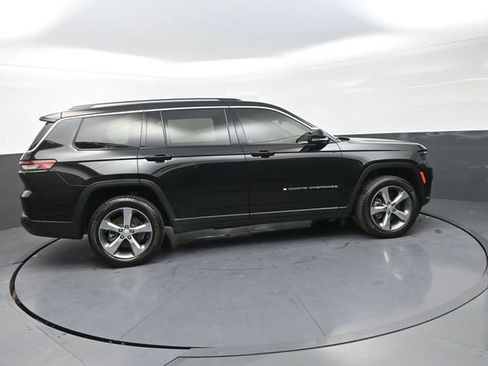 Used 2022 Jeep Grand Cherokee L Limited AWD/4WD image 11