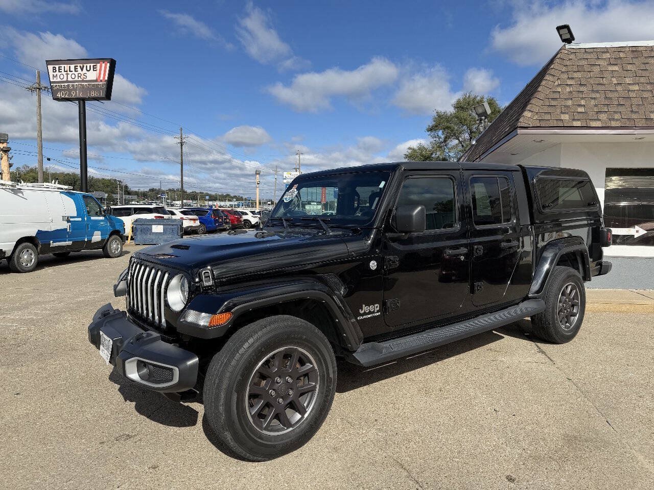 Used 2021 Jeep Gladiator Overland AWD/4WD image 2