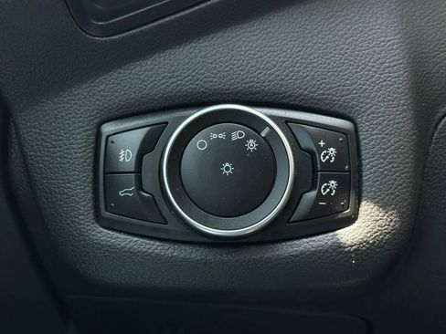 Used 2017 Ford Escape SE FWD image 19