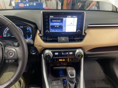 Certified 2021 Toyota RAV4 Limited image 17