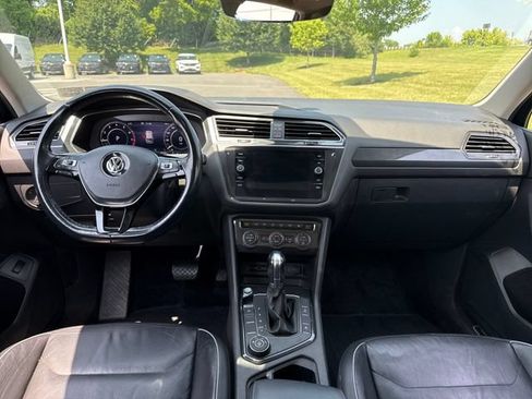 Used 2019 Volkswagen Tiguan SEL Premium w/ 3rd Row Seat Package AWD/4WD image 18