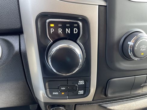 Used 2020 RAM 1500 Classic SLT image 8