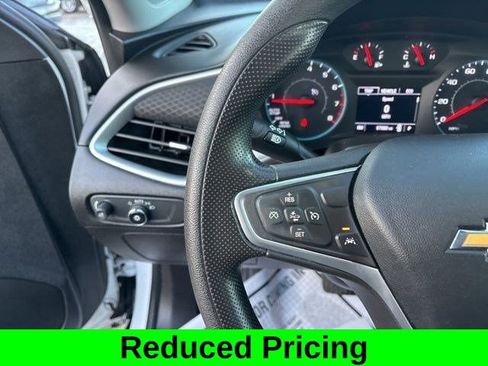 Used 2023 Chevrolet Malibu LT FWD image 17