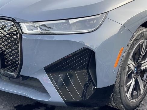 Used 2023 BMW iX xDrive50 w/ Premium Package image 12