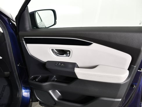 Certified 2025 Honda Pilot Touring image 41