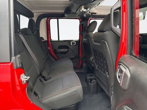 Used 2022 Jeep Gladiator Rubicon w/ LED Lighting Group AWD/4WD image 20