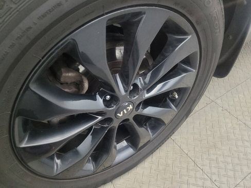 Used 2019 Kia Sorento S image 31