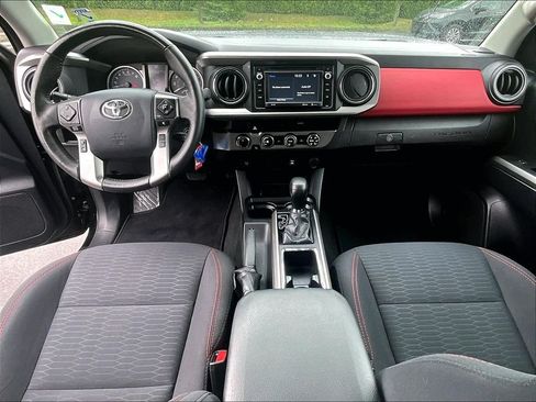 Used 2019 Toyota Tacoma SR5 AWD/4WD image 21