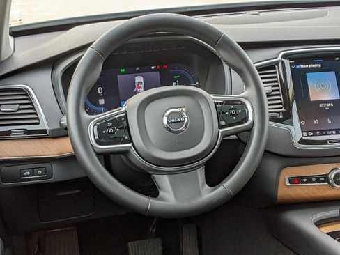 Certified 2024 Volvo XC90 T8 Plus w/ Protection Package Premier image 14