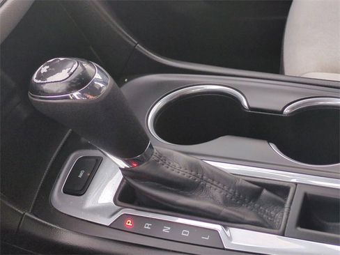 Used 2020 Chevrolet Equinox LS image 25