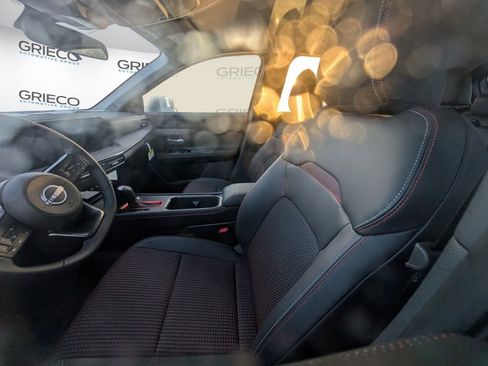 New 2025 Nissan Kicks SR image 6