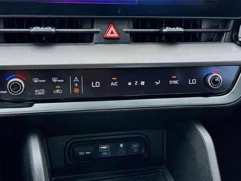Used 2023 Kia Sportage SX FWD image 12