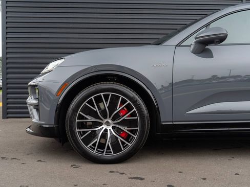 New 2025 Porsche Macan Turbo Electric AWD/4WD image 12
