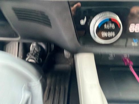 Used 2022 Mitsubishi Outlander SEL AWD/4WD image 9