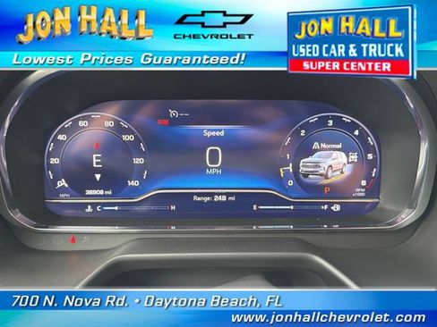 Used 2024 Chevrolet Suburban Z71 w/ Luxury Package AWD/4WD image 27