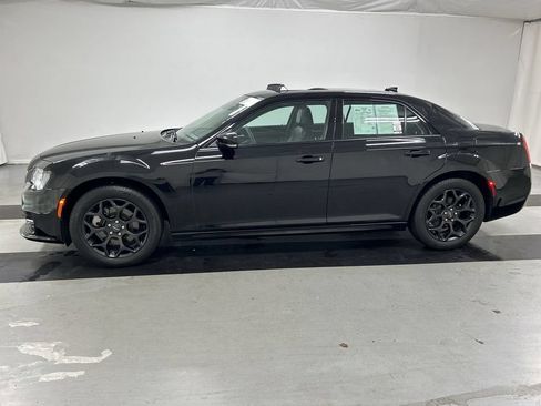 Used 2023 Chrysler 300 Touring L w/ Popular Equipment Group AWD/4WD image 6