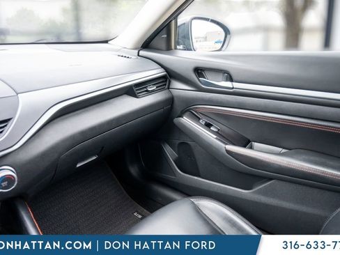 Used 2023 Nissan Altima 2.5 SR image 14