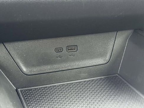 Used 2025 Chevrolet Equinox LT w/ Convenience Package II image 28