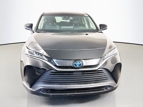 Used 2024 Toyota Venza LE AWD/4WD image 2